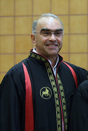 Ο καθηγητής Ορθοπαιδικής του Ιατρικού τμήματος, κ. Κων. Μαλίζος, είναι μεταξύ των 20 καθηγητών του Πανεπιστημίου Θεσσαλίας που συμπεριλαμβάνονται στη λίστα των πλέον επιδραστικών επιστημόνων του κόσμου Ο καθηγητής Ορθοπαιδικής του Ιατρικού τμήματος, κ. Κων. Μαλίζος, είναι μεταξύ των 20 καθηγητών του Πανεπιστημίου Θεσσαλίας που συμπεριλαμβάνονται στη λίστα των πλέον επιδραστικών επιστημόνων του κόσμου